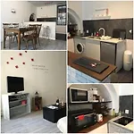 Le Logis, Au Coeur De La A L'ascension Du Chateau !